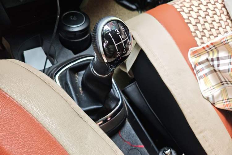 Used Great Wall M4 2014 1.5L Manual Luxury Model Gear Lever