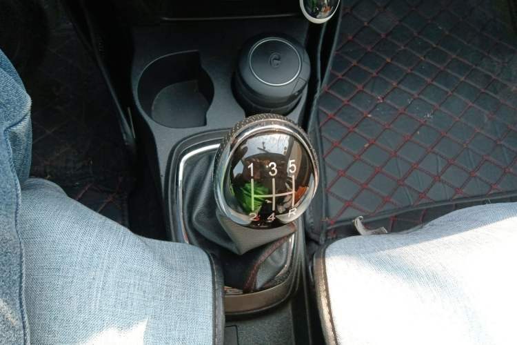 Used Great Wall M4 2014 1.5L Manual Luxury Model Gear Lever