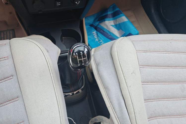 Used Great Wall M4 2014 1.5L Manual Luxury Model Gear Lever