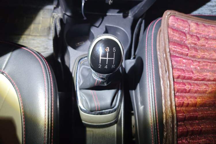 Used Great Wall M4 2014 1.5L Manual Comfort Model Gear Lever