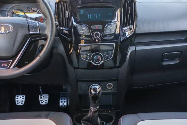 Used Great Wall M4 2014 1.5L Manual Comfort Model Interior 5