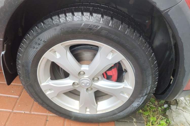 Used Great Wall M4 2014 1.5L Manual Comfort Model Right Front Wheel Hub