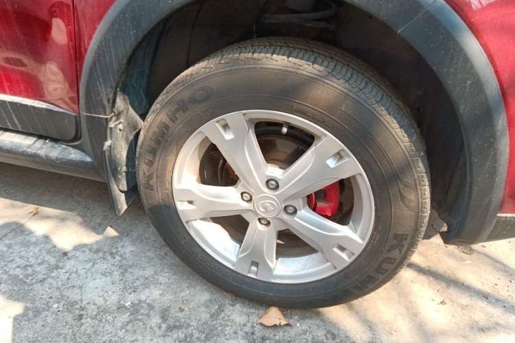 Used Great Wall M4 2014 1.5L Manual Luxury Model Right Front Wheel Hub