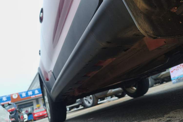 Used Great Wall M4 2014 1.5L Manual Luxury Model Right Side Sill
