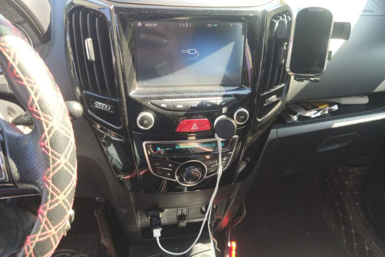Used Great Wall M4 2014 1.5L Manual Luxury Model Audio And AC Panel