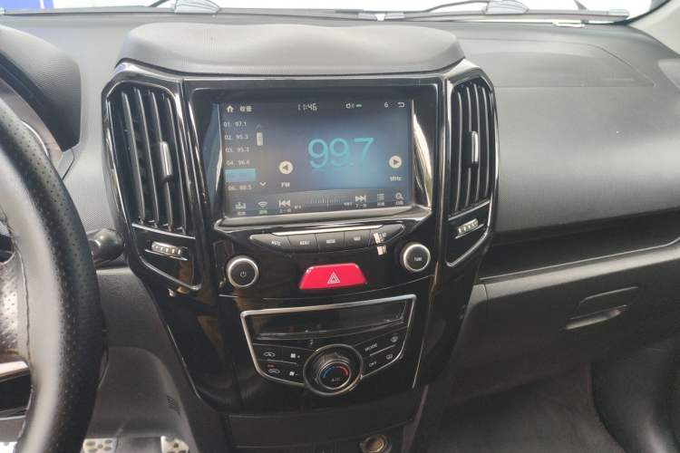 Used Great Wall M4 2014 1.5L Manual Luxury Model Audio And AC Panel