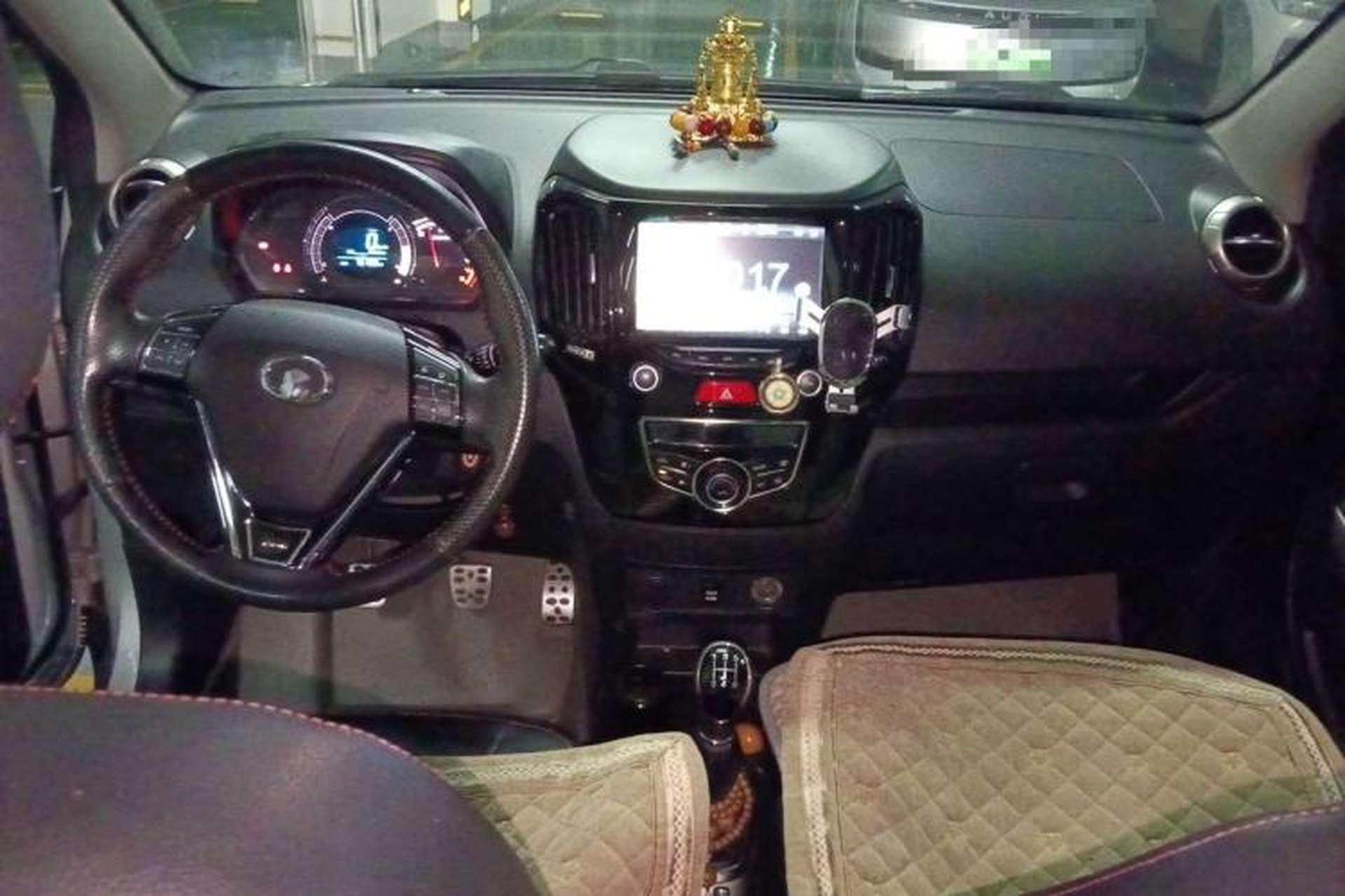 Used Great Wall M4 2014 1.5L Manual Luxury Model Center Console