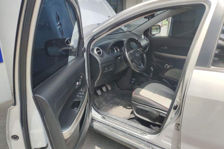 Used Great Wall M4 2014 1.5L Manual Luxury Model Driver Seat