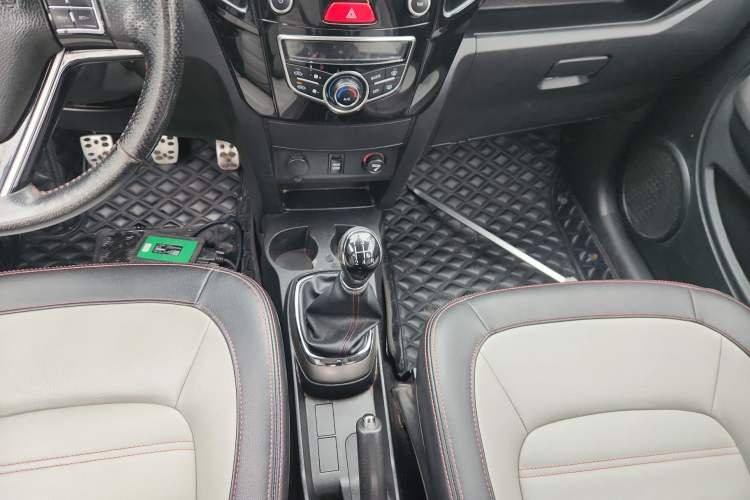 Used Great Wall M4 2014 1.5L Manual Comfort Model Gear Lever