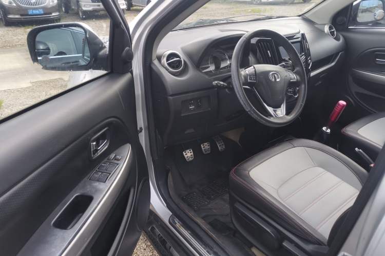 Used Great Wall M4 2014 1.5L Manual Comfort Model Interior 2