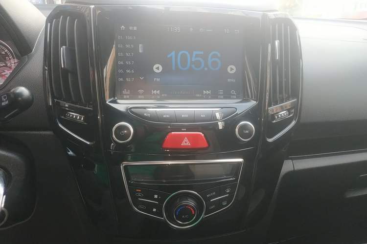 Used Great Wall M4 2014 1.5L Manual Luxury Model Audio And AC Panel