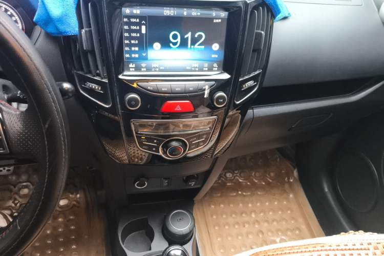Used Great Wall M4 2014 1.5L Manual Luxury Model Audio And AC Panel