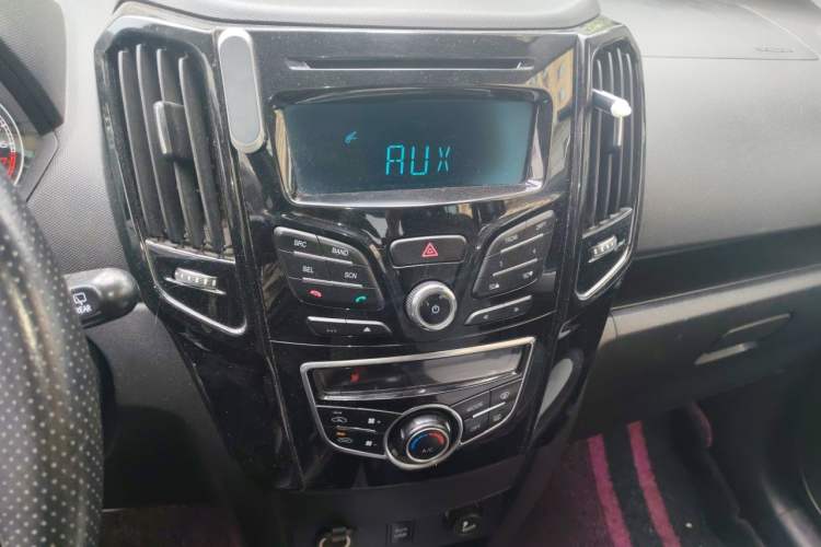 Used Great Wall M4 2014 1.5L Manual Comfort Model Audio And AC Panel