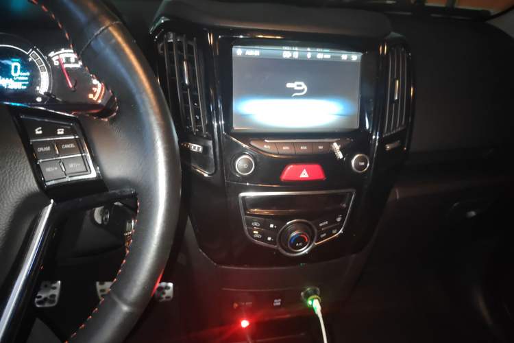 Used Great Wall M4 2014 1.5L Manual Luxury Model Audio And AC Panel