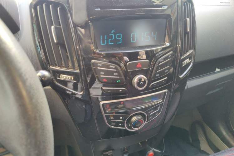 Used Great Wall M4 2014 1.5L Manual Comfort Model Audio And AC Panel