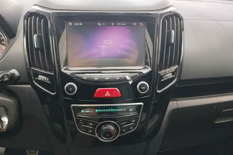 Used Great Wall M4 2014 1.5L Manual Luxury Model Audio And AC Panel