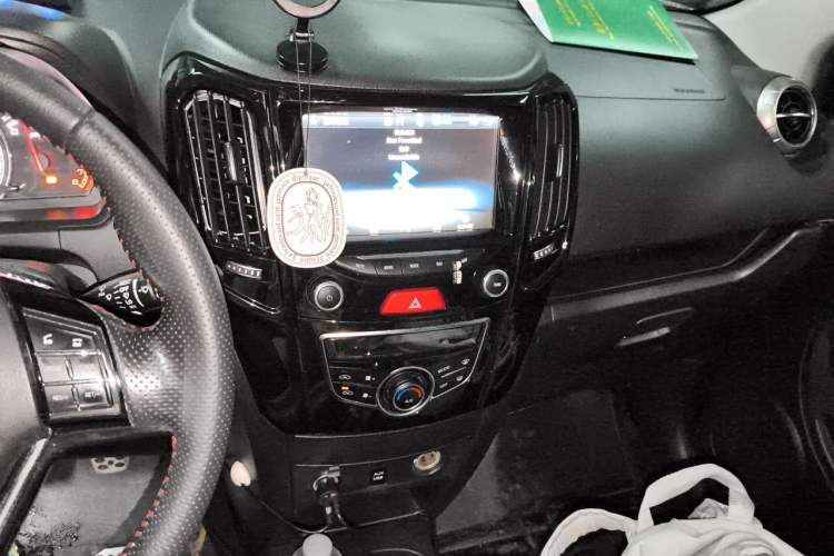 Used Great Wall M4 2014 1.5L Manual Luxury Model Audio And AC Panel