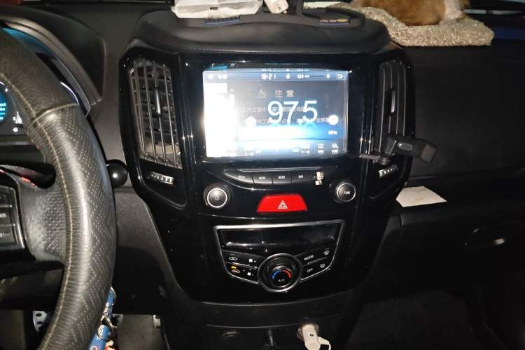 Used Great Wall M4 2014 1.5L Manual Luxury Model Audio And AC Panel