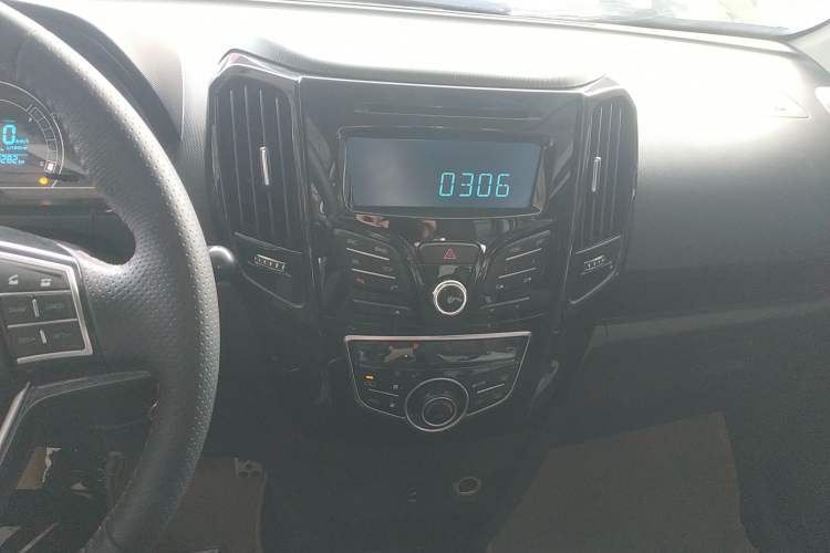 Used Great Wall M4 2014 1.5L Manual Comfort Model Audio And AC Panel