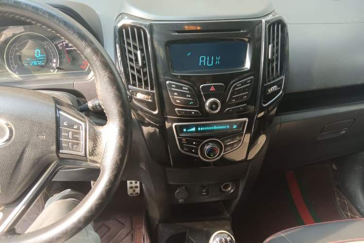 Used Great Wall M4 2014 1.5L Manual Comfort Model Audio And AC Panel