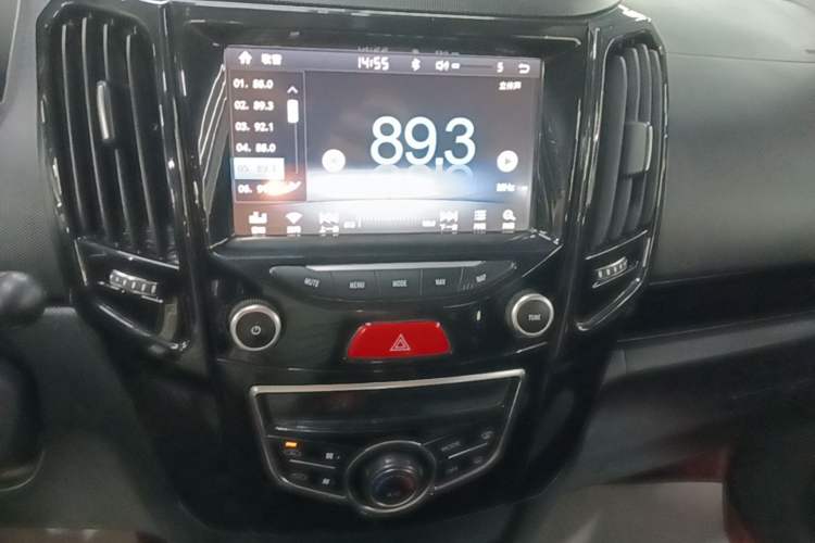 Used Great Wall M4 2014 1.5L Manual Luxury Model Audio And AC Panel