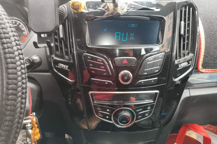 Used Great Wall M4 2014 1.5L Manual Comfort Model Audio And AC Panel