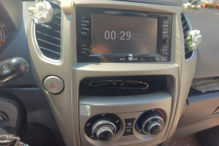Used Great Wall M4 2014 1.5L Manual Luxury Model Audio And AC Panel