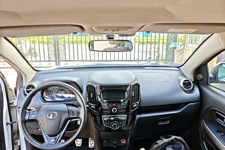 Used Great Wall M4 2014 1.5L Manual Comfort Model Center Console