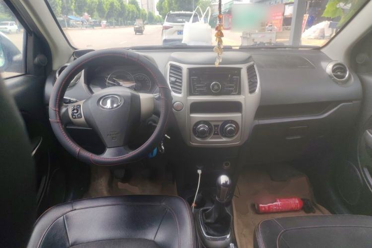 Used Great Wall M4 2014 1.5L Manual Comfort Model Center Console