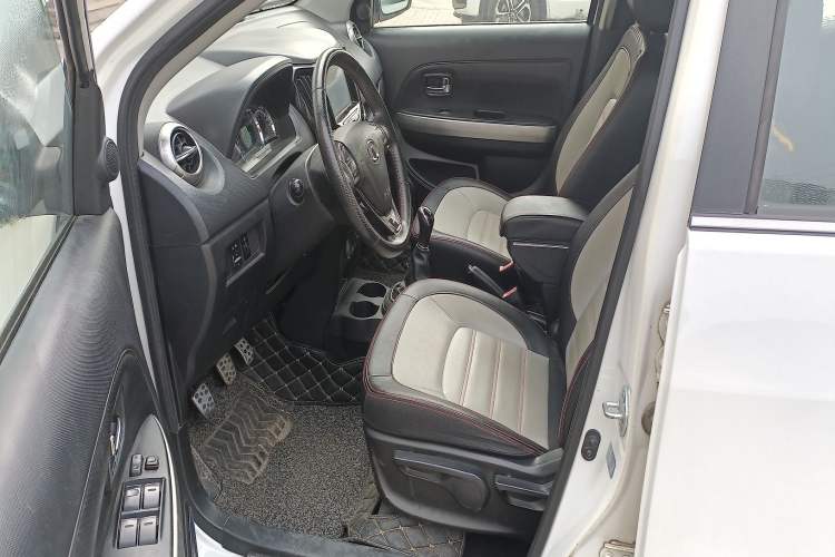 Used Great Wall M4 2014 1.5L Manual Luxury Model Driver Seat