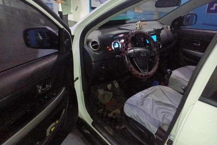 Used Great Wall M4 2014 1.5L Manual Comfort Model Driver Seat