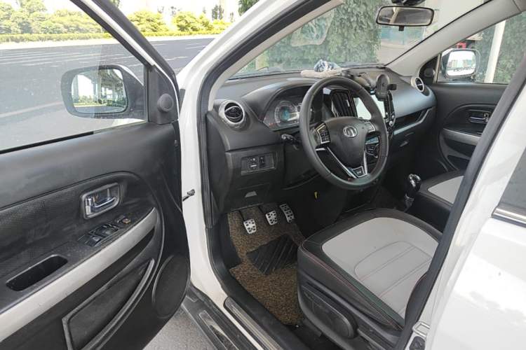 Used Great Wall M4 2014 1.5L Manual Comfort Model Driver Seat