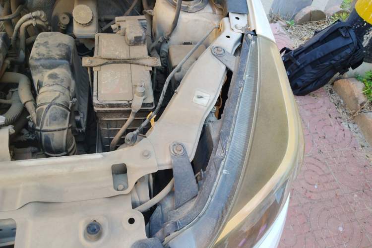 Used Great Wall M4 2014 1.5L Manual Luxury Model Engine Bay Left