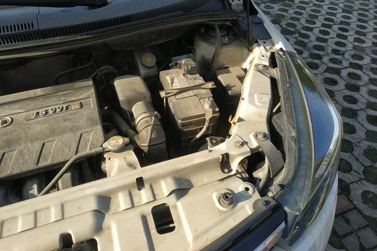 Used Great Wall M4 2014 1.5L Manual Luxury Model Engine Bay Left