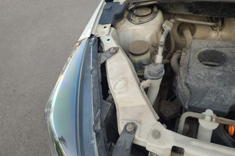Used Great Wall M4 2014 1.5L Manual Comfort Model Engine Bay Right