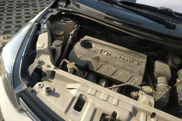 Used Great Wall M4 2014 1.5L Manual Luxury Model Engine Bay Right