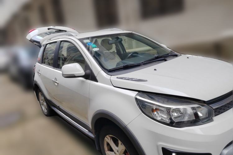 Used Great Wall M4 2014 1.5L Manual Luxury Model Front Right 45 Deg
