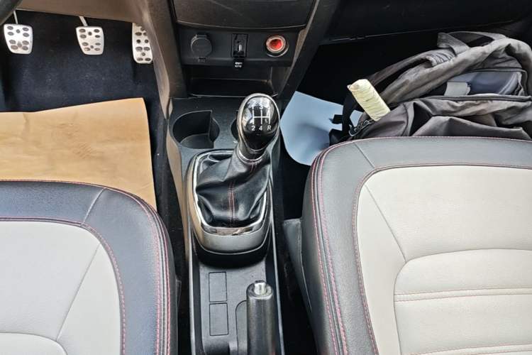 Used Great Wall M4 2014 1.5L Manual Comfort Model Gear Lever