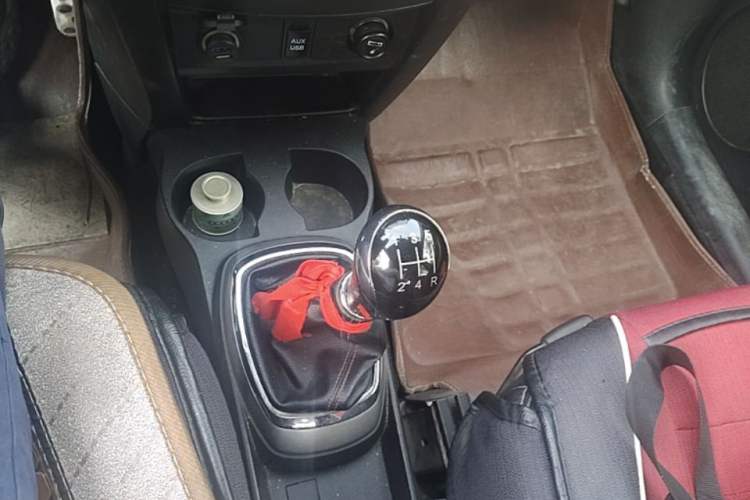 Used Great Wall M4 2014 1.5L Manual Comfort Model Gear Lever