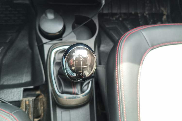 Used Great Wall M4 2014 1.5L Manual Comfort Model Gear Lever