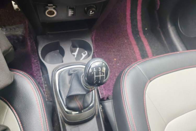 Used Great Wall M4 2014 1.5L Manual Comfort Model Gear Lever
