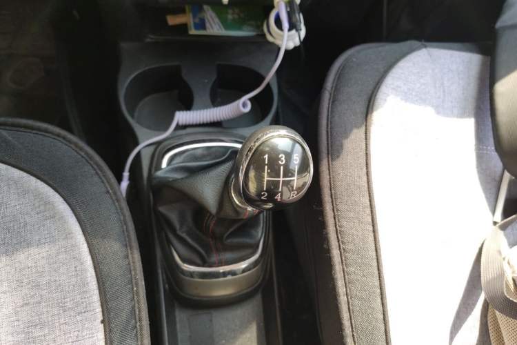 Used Great Wall M4 2014 1.5L Manual Comfort Model Gear Lever