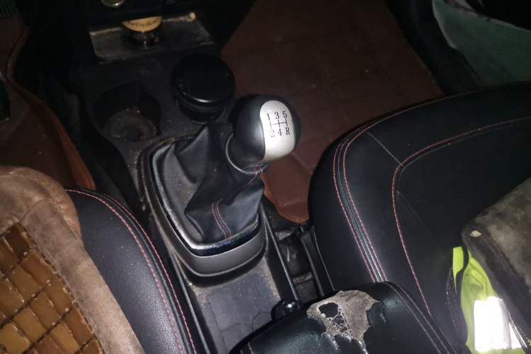 Used Great Wall M4 2014 1.5L Manual Comfort Model Gear Lever