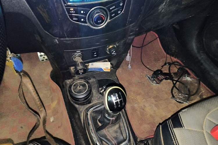 Used Great Wall M4 2014 1.5L Manual Comfort Model Gear Lever