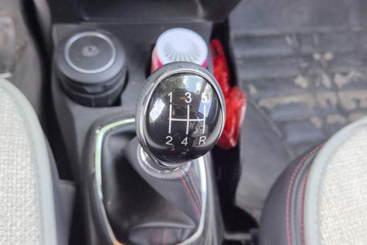 Used Great Wall M4 2014 1.5L Manual Comfort Model Gear Lever