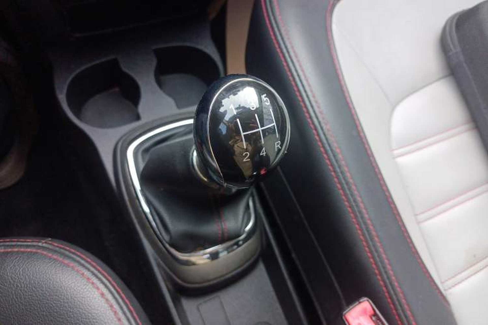 Used Great Wall M4 2014 1.5L Manual Comfort Model Gear Lever