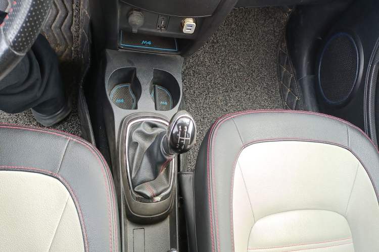 Used Great Wall M4 2014 1.5L Manual Luxury Model Gear Lever