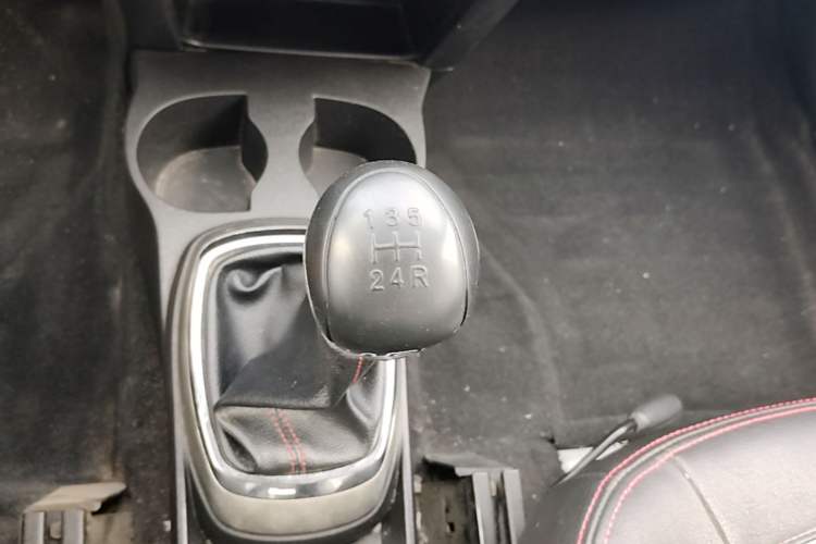 Used Great Wall M4 2014 1.5L Manual Luxury Model Gear Lever