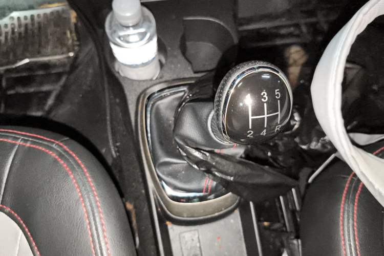 Used Great Wall M4 2014 1.5L Manual Luxury Model Gear Lever