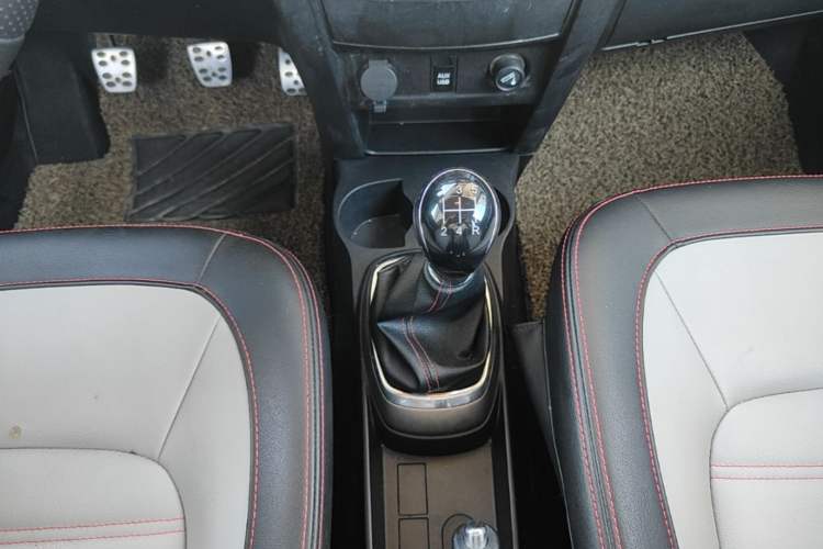 Used Great Wall M4 2014 1.5L Manual Comfort Model Gear Lever